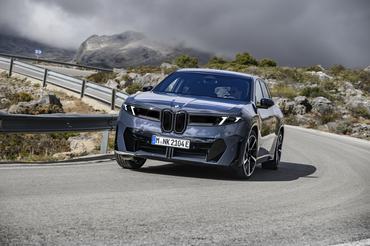 P90626734_highRes_the-new-bmw-ix3-50-x