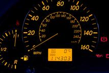 Kilométerskála, a gyengébbeknek. A futásteljesítmény mérföldben értendő, ezt csak hackeléssel lehetne átállítani kilométerre