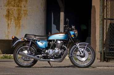 A CB750-nek köszönhetjük a mai modern, mindenki számára elérhető, négyhengeres motorokat