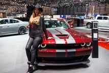 A Dodge Challenger SRT-hez rendes futómű is kell