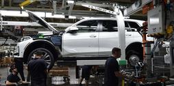 bmw-x7-teaser-production