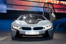 Az i8 formája nekem átkozottul bejön, van benne valami a régebbi BMW-k stílusából