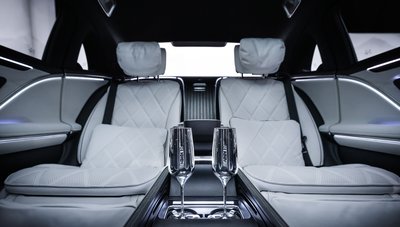 Die neue Mercedes-Maybach S-Klasse, 2026.Mercedes-Maybach S 580 Night Series Exterieur in obsidianschwarz metallic/m ojavesilber metallicInterieur in MANUFAKTUR tiefweiß/schwarz pearlMercedes‑Maybach S 580 | Energieverbrauch kombiniert: 11,5-10,8 l/100 km | CO₂-Emissionen kombiniert: 263-247 g/km | CO₂-Klasse: G The new Mercedes-Maybach S-Class, 2026.Mercedes-Maybach S 580 Night Series Exterior in obsidian black metallic/mojave silver metallicInterior in MANUFAKTUR deep white/black pearlMercedes-Maybach S 580 | combined energy consumption: 11.5-10.8 l/100 km | combined CO₂ emissions: 263-247 g/km | CO₂ class: G