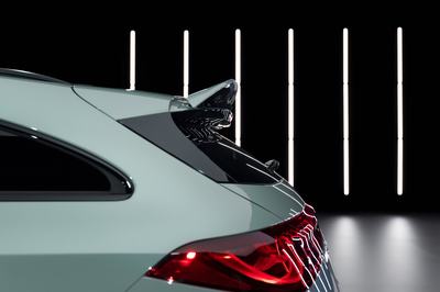 Der neue elektrische Mercedes-AMG CLA 45 4MATIC+.Exterieur Farbe: Aqua-Mint UniInterior Polster: ARTICO/Microcut schwarzEnergieverbrauch kombiniert: 19,6‒17,4 kWh/100 km | CO₂-Emissionen kombiniert: 0 g/km | CO₂-Klasse: ADie Angaben sind vorläufig. Es liegen bislang weder bestätigte Werte von einer amtlich anerkannten Prüforganisation noch eine EG-Typgenehmigung noch eine Konformitätsbescheinigung mit amtlichen Werten vor. Abweichungen zwischen den Angaben und den amtlichen Werten sind möglich. The new Mercedes-AMG CLA 45 4MATIC+ electric.Exterior color: Aqua-mint non-metallicInterior: ARTICO Microcut BlackEnergy consumption combined: 19.6–17.4 kWh/100 km | Combined CO₂ emissions: 0 g/km | CO₂ class: AThe figures are provisional. To date, there are no confirmed figures from an officially recognised testing organisation, nor is there an EC type-approval or a certificate of conformity containing official figures. There may be discrepancies between the figures provided and the official figures.
