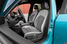 Jól formázott, de a szokásos VW-üléseknél picivel puhábbak az ülések. Én szerettem