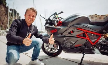 2020-08-03 5f27d4583a1df Nico-Rosberg Sepp-Morrison Monaco-Bike-