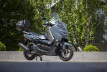 Jól áll neki a szürke