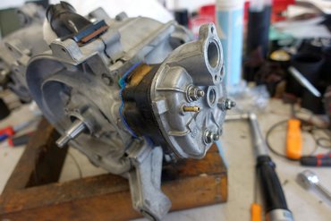 Fent a henger és a hengerfej, jöhet a gyújtás