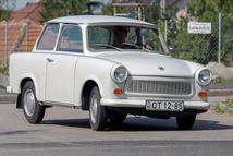 Ma már elérzékenyülünk egy Trabant láttán, régen megvetették műanyag karosszériaelemei miatt. Pedig volt előnye