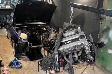 BMW E36318is motorfelújítás