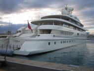 1200px-Yacht Dilbar 17