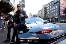 David Hasselhoffal a motorházon