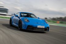 Esősorban olyan sportautók számára fejlesztették ki, mint amilyen a Porsche 911 GT3 RS is