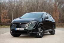 Egy kivétellel minden döntős crossover/SUV