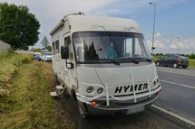 A balesetet okozó lakóautó - Fotó: 112Press