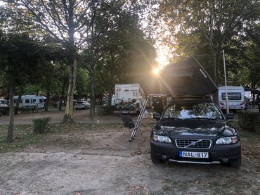 Reggel napfényben fürdik a Camper Gustafsson