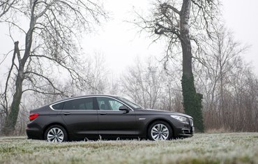 5004 mm, ez már a teljes bálnahossz