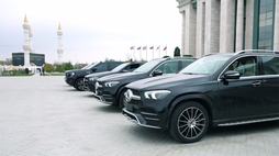 2.	Mercedes GLE-ket és GMC Yukonokat kaptak a leghűségesebb vezetők Kadirovtól(fotó: Moscow Times)