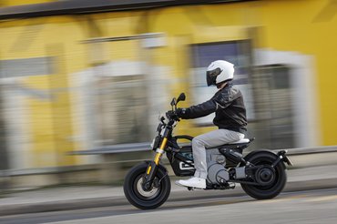 P90538006 highRes bmw-ce-02-highline-v