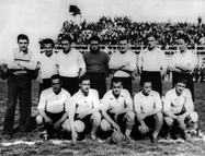 Fangio csapattársai társaságában, 1935-ben.