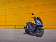 504693 25YM Honda PCX125