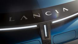 NUOVA LANCIA YPSILON EDIZIONE LIMITATA CASSINA (14)