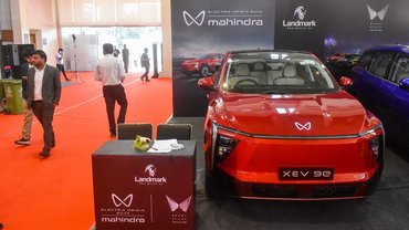 A Mahindra új elektromos autója, az XEV 9e a Bengáli Autó Expón.