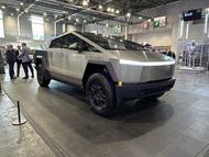 Tesla Cybertruck a Párizsi Autószalonon