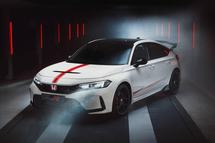honda-civic-type-r-ulimate-edition-front-quarter