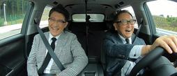 Koji Sato (bal), a Toyota vezérigazgatója, Akio Toyoda (jobb), a cég elnöke hó végén