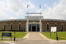 Az impozáns Art Deco épület 93-ban készült el, azóta több fejlesztésen esett át, rendszeresek a találkozók, szervezett rendezvények, mondjuk a 64 hektáron elférnek éppen