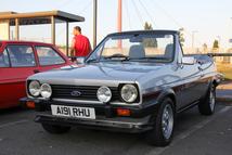 Az egyetlen nem tökéletes részlet a bal sárvédő és a géptető találkozása