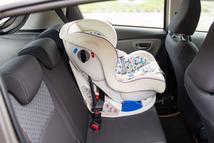 A gyerekülés mögé a csomagtartóba még egy babakocsi is befér, ha kreatívan sakkozunk