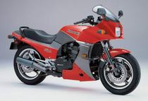 GPZ900R - innen indult a Ninja-sztori
