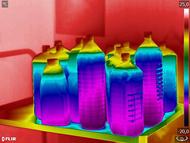 Elég sokáig tartják a hőt a folyadékok, ezek például már egy órája szobahőmérsékleten melegedtek