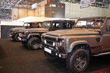 Két hosszúorrú Kahn és egy rövid, gyári a sor végén