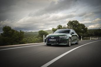 Malachite green, dynamic photo, exterior, three-quarter front view