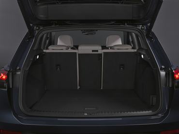 Studio photo, interior, trunk volume up to 515 liters