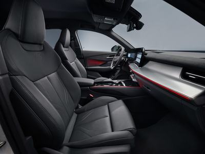Glacier white metallic, static studio shot, interior, detail view front seats