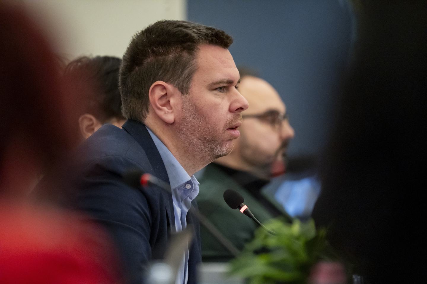 Budapest, 2025. december 17.Vitézy Dávid, a Podmaniczky Mozgalom frakcióvezetõje felszólal a Fõvárosi Közgyûlés ülésén a Városháza dísztermében 2025. december 17-én.MTI/Balogh Zoltán