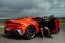 Aston_martin_vantage_video