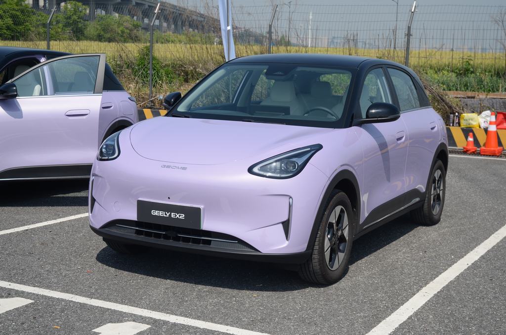 Magyarországon is népszerű lehet a Geely olcsó villanyautója