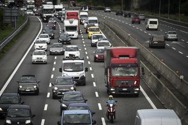TURIN, ITALY - 2019/08/05: Cars are queued on the Turin ring road. Media reported that about 23.8 million Italians will go on holiday in August 2019, increasing traffic on motorways especially on weekends. (Photo by Nicolò Campo/LightRocket via Getty Images)