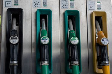 Gas pumps are at a gas station in Lisbon, Portugal, on December 22, 2025. Petrol and diesel prices fall slightly this week following stability in global oil markets, a trend also seen across parts of Europe. In Portugal, Unleaded 95 averages between EUR1.68 and EUR1.75 per litre, while simple diesel ranges from approximately EUR1.63 to EUR1.67 per litre. The decline offers limited relief to consumers during the peak Christmas travel season. (Photo by Luis Boza/NurPhoto via Getty Images)