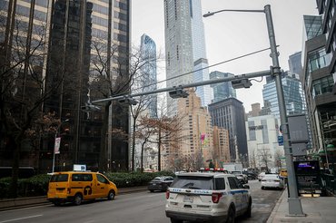 E-ZPass readers and license plate-scanning cameras over Broadway in New York, US, on Tuesday, Jan. 6, 2026. New York City's public buses and taxis are traveling at faster speeds after the start of a controversial congestion-pricing program that charges motorists to drive on Manhattan's busiest streets, according to a report from the Regional Plan Association. Photographer: Michael Nagle/Bloomberg via Getty Images