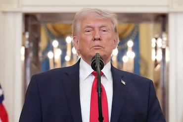 WASHINGTON, DC - APRIL 1: President Donald Trump pauses as he finishes speaking about the Iran war from the Cross Hall of the White House on Wednesday, April 1, 2026, in Washington. Trump used the prime-time address to update the nation on the war in Iran.  (Photo by Alex Brandon-Pool/Getty Images)