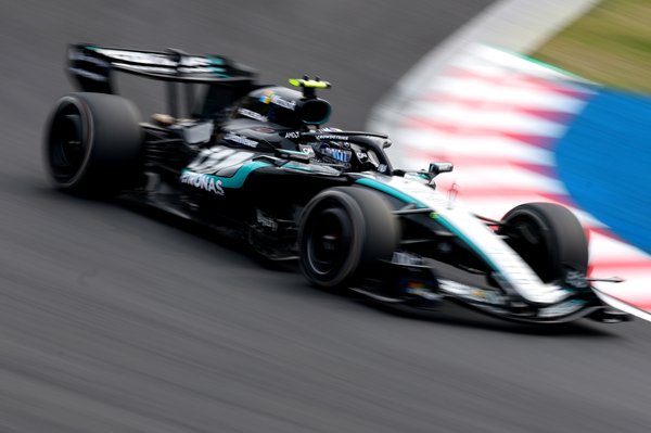 SUZUKA, JAPAN - MARCH 29: Andrea Kimi Antonelli of Italy driving the (12) Mercedes AMG Petronas F1 Team W17 on track during the F1 Grand Prix of Japan at Suzuka Circuit on March 29, 2026 in Suzuka, Japan. (Photo by Clive Mason/Getty Images)
