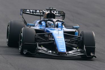 SUZUKA, JAPAN - MARCH 29: Alexander Albon of Thailand driving the (23) Williams FW48 Mercedes on track during the F1 Grand Prix of Japan at Suzuka Circuit on March 29, 2026 in Suzuka, Japan. (Photo by Clive Mason/Getty Images)