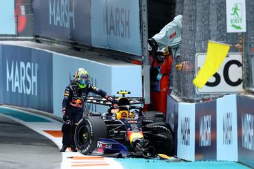 MIAMI, FLORIDA - MAY 03: Isack Hadjar of France and Oracle Red Bull Racing climbs out of his car after a crash during the F1 Grand Prix of Miami at Miami International Autodrome on May 03, 2026 in Miami, Florida. (Photo by Clive Mason/Getty Images)