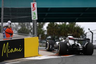 MIAMI, FLORIDA - MAY 03: Valtteri Bottas of Finland driving the (77) Cadillac F1 Team MAC-26 Ferrari on track during the F1 Grand Prix of Miami at Miami International Autodrome on May 03, 2026 in Miami, Florida. (Photo by Clive Mason/Getty Images)